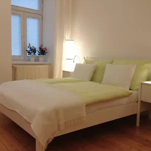 danube-art-apartments.vienna-besthotels.com/